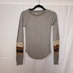 FREE PEOPLE Gray Fitted Long Sleeve Shirt